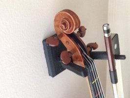 Image of Вешалка для скрипки и смычка